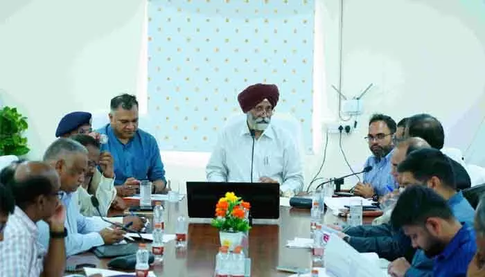 పనులు ఎప్పటిలోగా పూర్తి చేస్తారు..? పనులు ఎప్పటిలోగా పూర్తి చేస్తారు..?