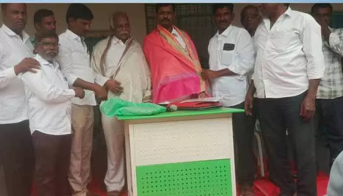 ప్రాజెక్టులను బహిష్కరించాలి.. కట్టిన ప్రాజెక్టుల్లో రైతులకు భూములకు భూములే ఇవ్వాలి ప్రాజెక్టులను బహిష్కరించాలి.. కట్టిన ప్రాజెక్టుల్లో రైతులకు భూములకు భూములే ఇవ్వాలి