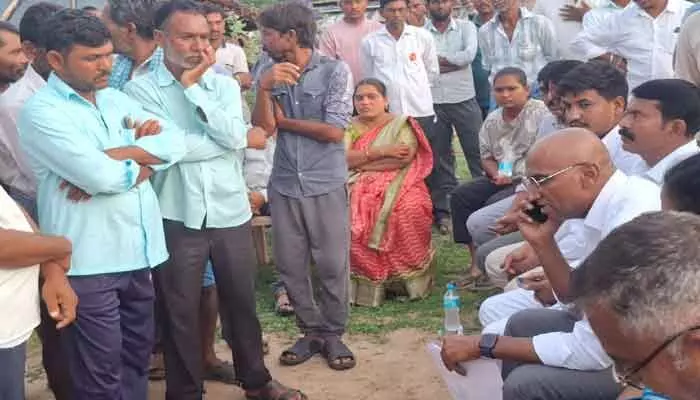 రైతుల భూములు లాక్కుంటే సుప్రీంకోర్టు వరకు పోరాటం: ఆర్ఎస్ ప్రవీణ్ కుమార్ రైతుల భూములు లాక్కుంటే సుప్రీంకోర్టు వరకు పోరాటం: ఆర్ఎస్ ప్రవీణ్ కుమార్