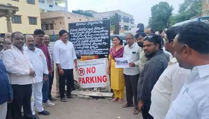 దేవాలయం భూముల పరిరక్షణకు కఠిన చర్యలు : ఎమ్మెల్యే మర్రి రాజశేఖర్ రెడ్డి దేవాలయం భూముల పరిరక్షణకు కఠిన చర్యలు : ఎమ్మెల్యే మర్రి రాజశేఖర్ రెడ్డి