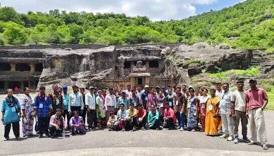 సామాజిక అధ్యయనంలో మా తొలి అడుగు సామాజిక అధ్యయనంలో మా తొలి అడుగు