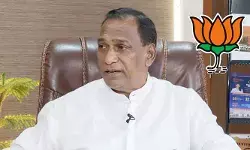 బీఆర్ఎస్ సరూర్నగర్ సభకు డుమ్మా..! బీజేపీలోకి వెళ్లేందుకు మల్లారెడ్డి రెడీ? బీఆర్ఎస్ సరూర్నగర్ సభకు డుమ్మా..! బీజేపీలోకి వెళ్లేందుకు మల్లారెడ్డి రెడీ?