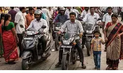 ఫుట్ పాత్ పాదచారులకు మరణ శిక్ష? ఫుట్ పాత్ పాదచారులకు మరణ శిక్ష?