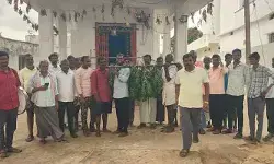 వర్షాలు కురవాలని నంచర్లలో ‘కప్ప కావడి’ నిర్వహణ వర్షాలు కురవాలని నంచర్లలో ‘కప్ప కావడి’ నిర్వహణ