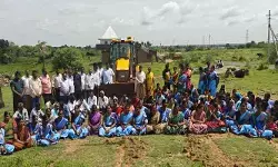 గర్గుల్ గ్రామంలో రెండు మహిళా సంఘ భవనాలకు భూమి పూజ గర్గుల్ గ్రామంలో రెండు మహిళా సంఘ భవనాలకు భూమి పూజ