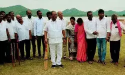 మేడారం రిజర్వాయర్ సందర్శించిన మాజీ మంత్రి కొప్పుల ఈశ్వర్ మేడారం రిజర్వాయర్ సందర్శించిన మాజీ మంత్రి కొప్పుల ఈశ్వర్