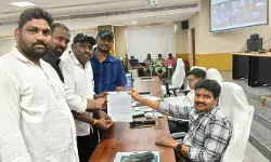 ఇరుకైన రోడ్లతో ట్రాఫిక్ తిప్పలు ఇరుకైన రోడ్లతో ట్రాఫిక్ తిప్పలు