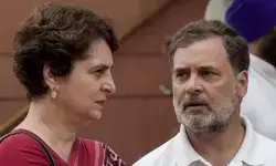 విద్యార్థులపై లాఠీచార్జ్ హేయం.. కేంద్రంపై ప్రియాంక గాంధీ తీవ్ర ఆగ్రహం విద్యార్థులపై లాఠీచార్జ్ హేయం.. కేంద్రంపై ప్రియాంక గాంధీ తీవ్ర ఆగ్రహం