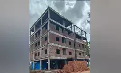 ఆదిబట్లలో అక్రమ నిర్మాణాల జోరు.. స్థానికుల్లో తీవ్ర ఆగ్రహం ఆదిబట్లలో అక్రమ నిర్మాణాల జోరు.. స్థానికుల్లో తీవ్ర ఆగ్రహం