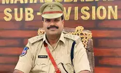 మహబూబాబాద్ జిల్లాలో అక్రమ వడ్డీ వ్యాపారులపై పోలీసుల ఉక్కుపాదం మహబూబాబాద్ జిల్లాలో అక్రమ వడ్డీ వ్యాపారులపై పోలీసుల ఉక్కుపాదం