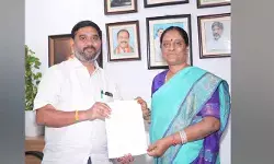 పోడు సమస్యలపై అటవీ మంత్రిని కలిసిన ఎమ్మెల్యే పోడు సమస్యలపై అటవీ మంత్రిని కలిసిన ఎమ్మెల్యే