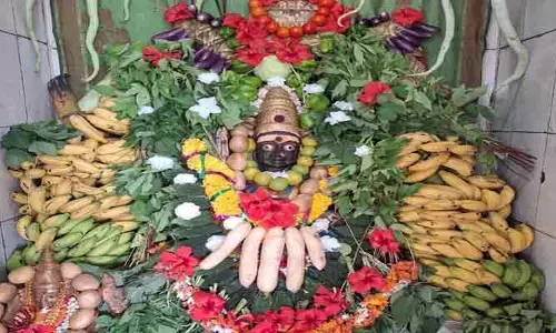 తల్లాడ కోట మైసమ్మ ఆలయంలో వైభవంగా శాకాంబరీ అలంకరణ