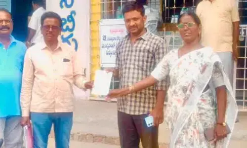 వైన్ షాపుకు జరిమానా విధించిన గ్రామపంచాయతీ...