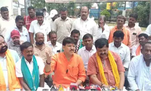 ఆర్మూర్‌లో హైటెన్షన్.. కాంగ్రెస్–బీజేపీ సవాళ్లతో ఉద్రిక్తత