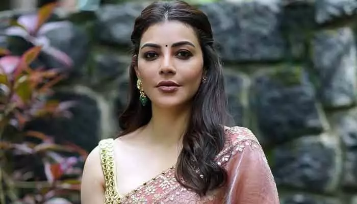 ఇలాంటి సమాజంలో నా కోడుకుని పెంచుతున్నానా అని బాధపడుతున్నా.. కాజల్ సెన్సేషనల్ కామెంట్స్ ఇలాంటి సమాజంలో నా కోడుకుని పెంచుతున్నానా అని బాధపడుతున్నా.. కాజల్ సెన్సేషనల్ కామెంట్స్