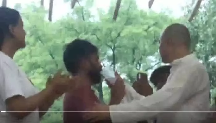 సంసద్ మార్చ్ వేళ కీలక పరిణామం.. దీక్ష విరమించిన అభిజీత్ దిప్కే! సంసద్ మార్చ్ వేళ కీలక పరిణామం.. దీక్ష విరమించిన అభిజీత్ దిప్కే!