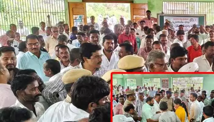 గోదావరి జలాలకై రగిలిన పాకాల రైతాంగం గోదావరి జలాలకై రగిలిన పాకాల రైతాంగం