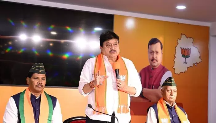 తెలంగాణలో కమలం వికసింపజేద్దాం.. ఎక్స్-సర్వీస్మెన్కు బీజేపీ రాంచందర్ రావు పిలుపు తెలంగాణలో కమలం వికసింపజేద్దాం.. ఎక్స్-సర్వీస్మెన్కు బీజేపీ రాంచందర్ రావు పిలుపు