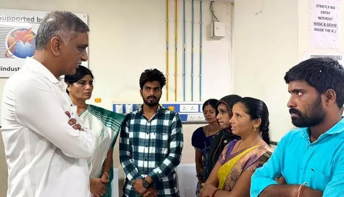 గాడితప్పిన వైద్యారోగ్య శాఖ.. బాధితులకు ఎక్స్గ్రేషియా ఇవ్వాలని హరీశ్ రావు డిమాండ్ గాడితప్పిన వైద్యారోగ్య శాఖ.. బాధితులకు ఎక్స్గ్రేషియా ఇవ్వాలని హరీశ్ రావు డిమాండ్