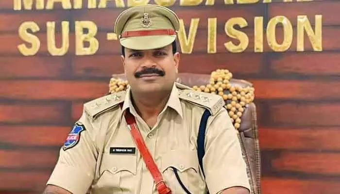 మహబూబాబాద్ జిల్లాలో అక్రమ వడ్డీ వ్యాపారులపై పోలీసుల ఉక్కుపాదం మహబూబాబాద్ జిల్లాలో అక్రమ వడ్డీ వ్యాపారులపై పోలీసుల ఉక్కుపాదం