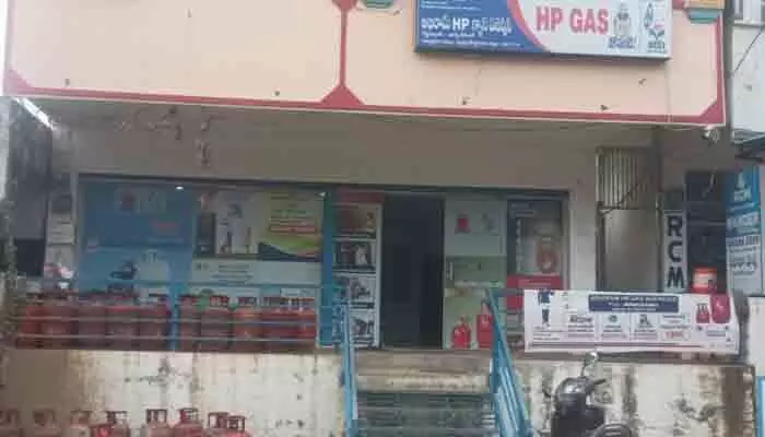 అభిరామ్ గ్యాస్ దోపిడీకి అశ్వాపురం అడ్డా అభిరామ్ గ్యాస్ దోపిడీకి అశ్వాపురం అడ్డా
