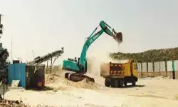 ఫిర్యాదులున్నా చర్యలేవీ?.. అక్రమ క్రషర్పై గనుల శాఖ మౌనం ఫిర్యాదులున్నా చర్యలేవీ?.. అక్రమ క్రషర్పై గనుల శాఖ మౌనం