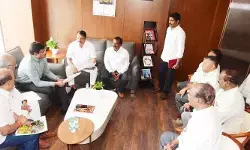 ఆక్రమణల కోరల్లో ఎస్వీ కాలనీ పార్కు.. రక్షించాలని హైడ్రా కమిషనర్ను కోరిన ఎమ్మెల్యే ఆక్రమణల కోరల్లో ఎస్వీ కాలనీ పార్కు.. రక్షించాలని హైడ్రా కమిషనర్ను కోరిన ఎమ్మెల్యే