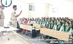 విద్యార్థులు సైబర్ నేరాలపై అవగాహన పెంపొందించుకోవాలి విద్యార్థులు సైబర్ నేరాలపై అవగాహన పెంపొందించుకోవాలి