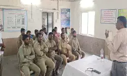 ప్రయాణికుల ప్రాణ రక్షణ మన కర్తవ్యం : డిపో మేనేజర్ ప్రయాణికుల ప్రాణ రక్షణ మన కర్తవ్యం : డిపో మేనేజర్