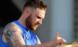స్టీఫెన్ ఫ్లెమింగ్ ఔట్..CSK కోసం సిక్సుల వీరుడు ? స్టీఫెన్ ఫ్లెమింగ్ ఔట్..CSK కోసం సిక్సుల వీరుడు ?