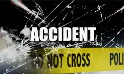 Accident: అమెరికాలో ఘోర రోడ్డు ప్రమాదం.. ముగ్గురు హైదరాబాదీలు దుర్మరణం Accident: అమెరికాలో ఘోర రోడ్డు ప్రమాదం.. ముగ్గురు హైదరాబాదీలు దుర్మరణం