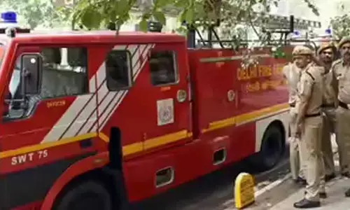 ఇంటిలో అగ్నిప్రమాదం.. ముగ్గురు దుర్మరణం