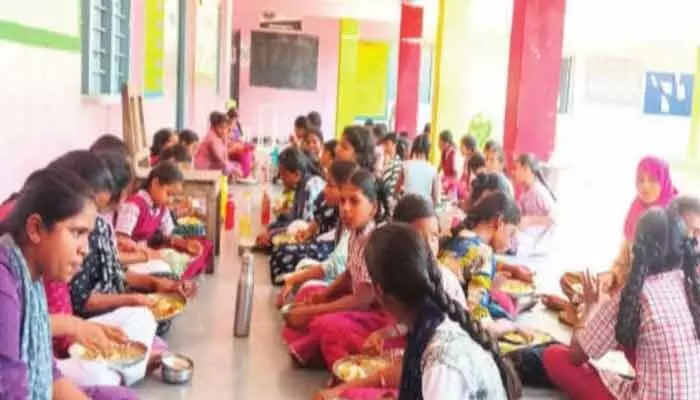 ప్రభుత్వ నిధులు సారడు.. ఖర్చు బారెడు ప్రభుత్వ నిధులు సారడు.. ఖర్చు బారెడు