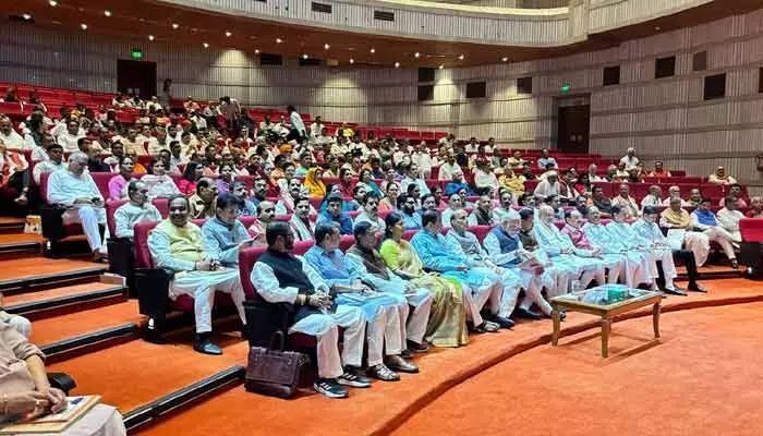 NDA పార్లమెంటరీ పార్టీ భేటీ.. ‘నీట్’ వివాదంపై స్పందించిన ప్రధాని నరేంద్ర మోడీ NDA పార్లమెంటరీ పార్టీ భేటీ.. ‘నీట్’ వివాదంపై స్పందించిన ప్రధాని నరేంద్ర మోడీ