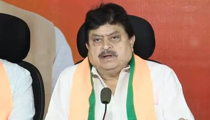 GHMC ఎన్నికల కోసమే ఇందిరమ్మ ఇండ్ల పేరుతో కాంగ్రెస్ కొత్త నాటకం: రామచందర్ రావు GHMC ఎన్నికల కోసమే ఇందిరమ్మ ఇండ్ల పేరుతో కాంగ్రెస్ కొత్త నాటకం: రామచందర్ రావు