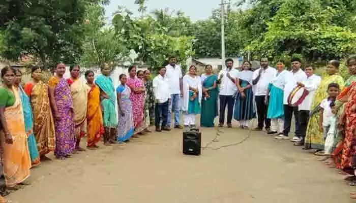 అలసత్వం వహిస్తే ఓటు గల్లంతే అలసత్వం వహిస్తే ఓటు గల్లంతే