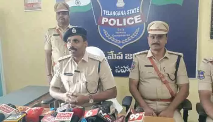 గంజాయి, అక్రమ ఇసుక రవాణాపై ఉక్కుపాదం గంజాయి, అక్రమ ఇసుక రవాణాపై ఉక్కుపాదం