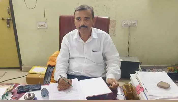 ఈనెల 31లోగా రేషన్ కార్డులకు ఈ-కేవైసీ చేయాలి : తహశీల్దార్ ఆదేశం ఈనెల 31లోగా రేషన్ కార్డులకు ఈ-కేవైసీ చేయాలి : తహశీల్దార్ ఆదేశం