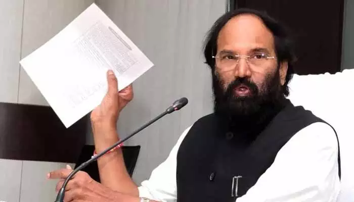 ‘సన్న వడ్ల కుంభకోణం’ వార్తలు.. మంత్రి ఉత్తమ్ రియాక్షన్ ఇదే! ‘సన్న వడ్ల కుంభకోణం’ వార్తలు.. మంత్రి ఉత్తమ్ రియాక్షన్ ఇదే!