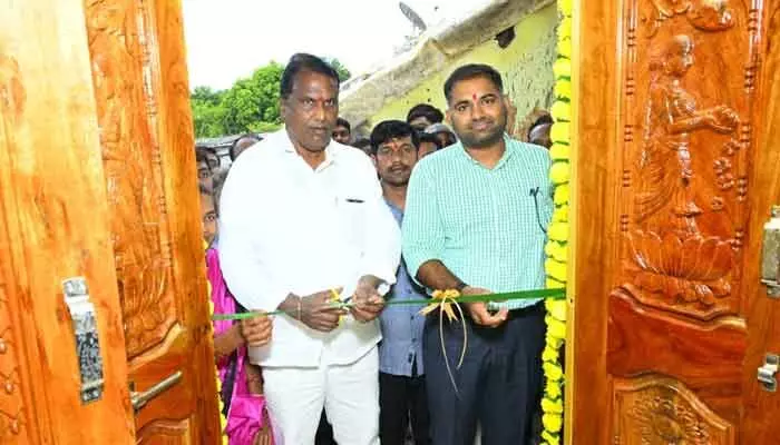 కేటీఆర్, కొప్పులపై మంత్రి అడ్లూరి ఫైర్.. కేటీఆర్, కొప్పులపై మంత్రి అడ్లూరి ఫైర్..