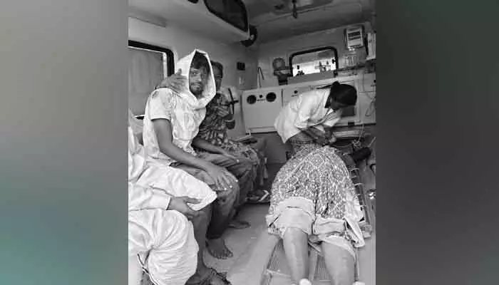 కారు ఢీకొని మహిళ మృతి.. యువకుడికి తీవ్ర గాయాలు కారు ఢీకొని మహిళ మృతి.. యువకుడికి తీవ్ర గాయాలు