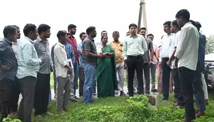 ప్రతిరైతు ఫామ్ పాండ్ల నిర్మాణానికి ముందుకు రావాలి.. ప్రతిరైతు ఫామ్ పాండ్ల నిర్మాణానికి ముందుకు రావాలి..