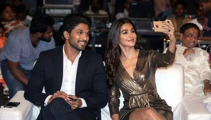 ‘AA23’ హీరోయిన్ ఫిక్స్.. తాజాగా ఫొటోషూట్ కంప్లీట్ చేసుకున్న బ్యూటీ! ‘AA23’ హీరోయిన్ ఫిక్స్.. తాజాగా ఫొటోషూట్ కంప్లీట్ చేసుకున్న బ్యూటీ!