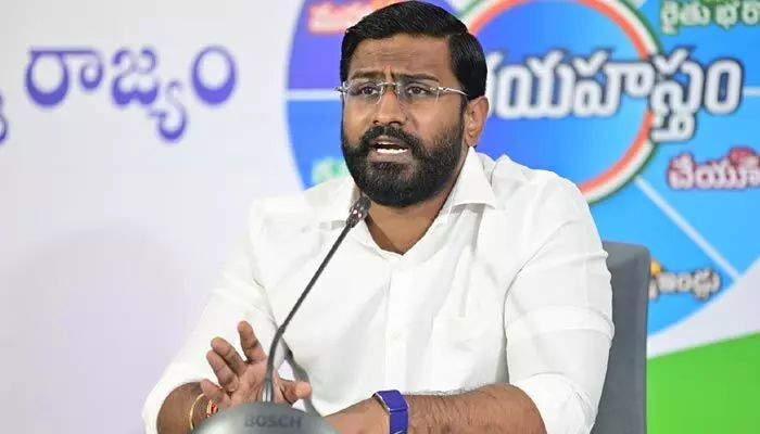 తెలంగాణకు ద్రోహం చేసిన జాతి ఎవరిదో ప్రజలకు తెలుసు.. కేటీఆర్పై బల్మూర్ వెంకట్ ఫైర్ తెలంగాణకు ద్రోహం చేసిన జాతి ఎవరిదో ప్రజలకు తెలుసు.. కేటీఆర్పై బల్మూర్ వెంకట్ ఫైర్