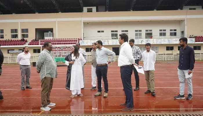 ఖేలో ఇండియా ఏర్పాట్లపై క్షేత్రస్థాయి సమీక్ష.. హైదరాబాద్లో క్రీడా వేదికల పరిశీలన ఖేలో ఇండియా ఏర్పాట్లపై క్షేత్రస్థాయి సమీక్ష.. హైదరాబాద్లో క్రీడా వేదికల పరిశీలన
