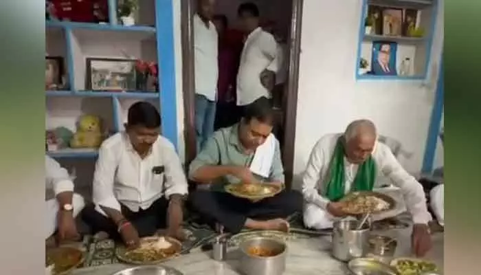 దళిత నాయకుని ఇంట్లో కేటీఆర్ సహపంక్తి భోజనం దళిత నాయకుని ఇంట్లో కేటీఆర్ సహపంక్తి భోజనం