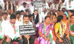 రాహుల్ గాంధీ అరెస్ట్‌కు నిరసనగా హుస్నాబాద్‌లో మంత్రి పొన్నం ధర్నా