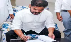 కొడంగల్‌లోని తన స్వగృహంలో ఎన్యూమరేషన్ ఫారం నింపిన సీఎం రేవంత్ రెడ్డి!