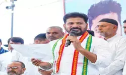 కొడంగల్ను దెబ్బతీసేందుకు కుట్రలు.. తిప్పికొట్టండి: సీఎం రేవంత్ రెడ్డి కొడంగల్ను దెబ్బతీసేందుకు కుట్రలు.. తిప్పికొట్టండి: సీఎం రేవంత్ రెడ్డి