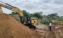 ప్రభుత్వ భూమి ఆక్రమణ యత్నం.. అడ్డుకున్న జీపీఓ ప్రభుత్వ భూమి ఆక్రమణ యత్నం.. అడ్డుకున్న జీపీఓ